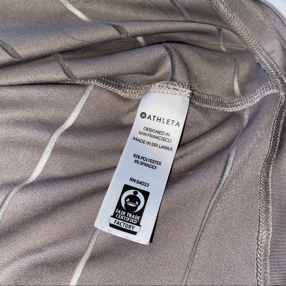 EUC xs Athleta Chi tank top in griege - Picture 4 of 6